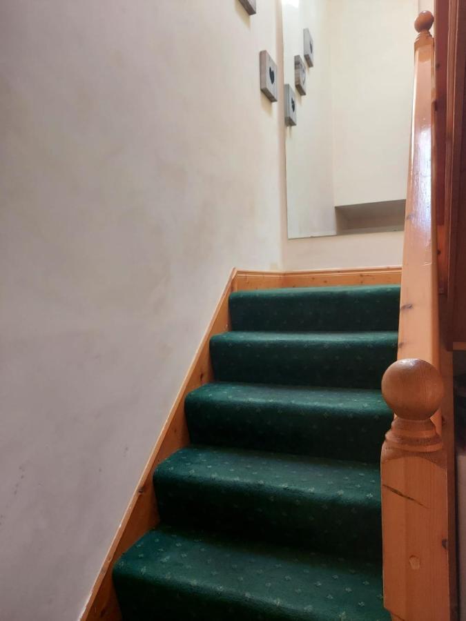 Edwards Cosy B&B 골웨이 외부 사진