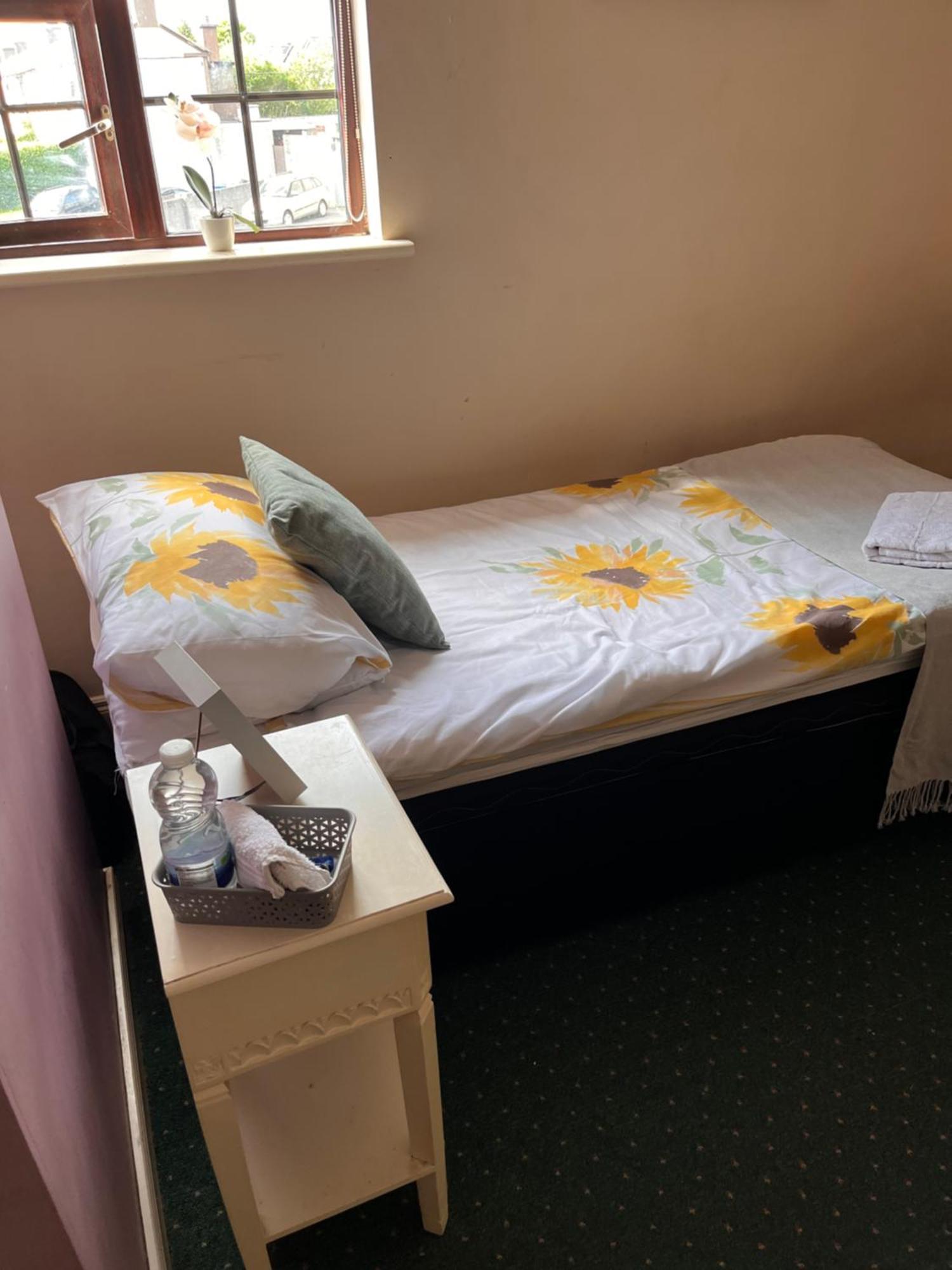 Edwards Cosy B&B 골웨이 외부 사진